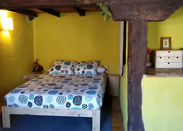 La Casa Amarilla